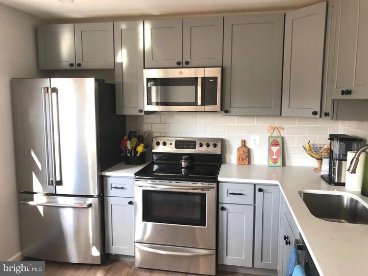 Property Photo:  309 Shenandoah Street SE  VA 20175 