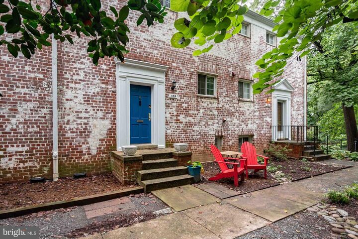 Property Photo: 3319 Valley Drive VA 22302