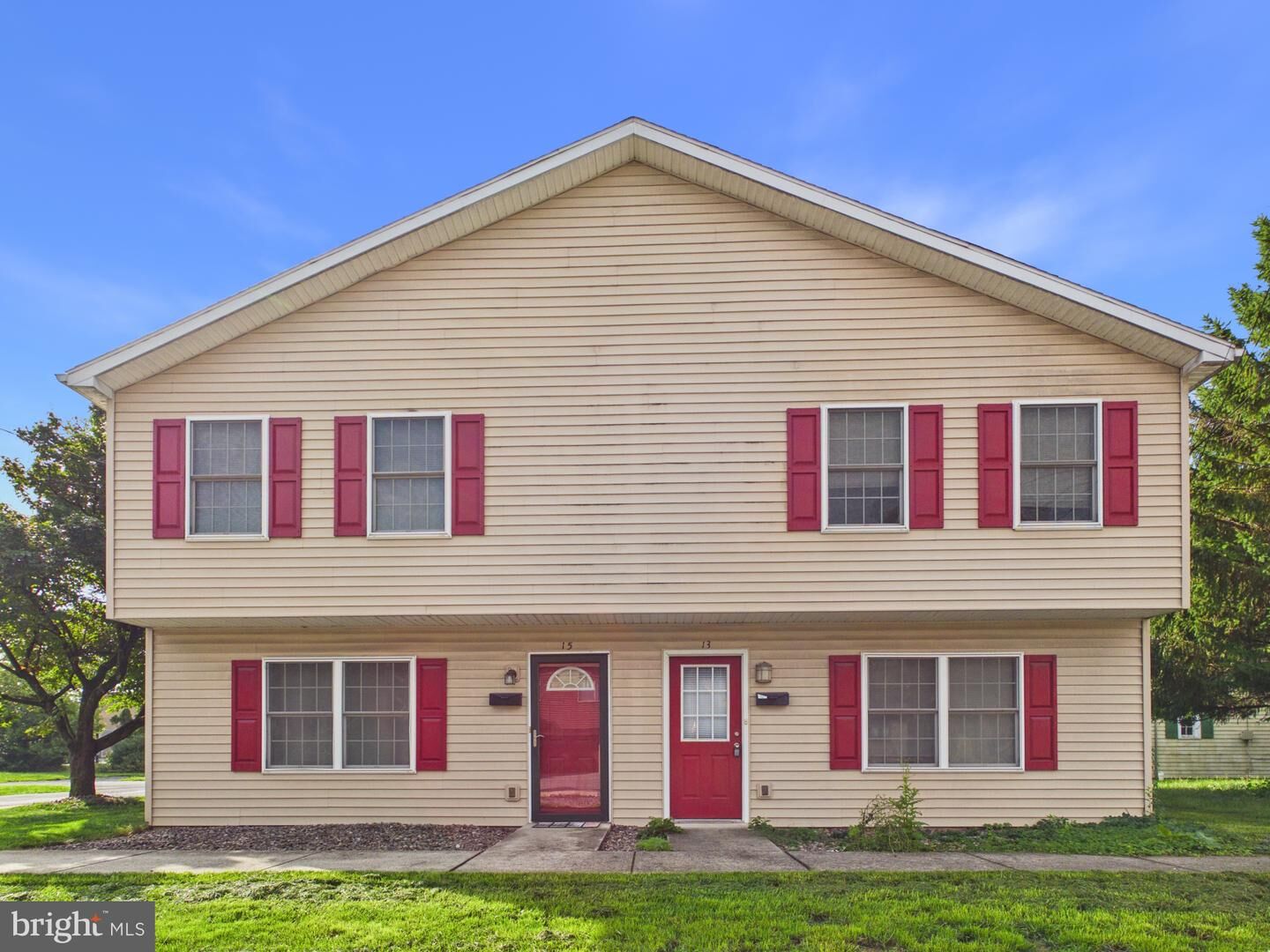 Property Photo:  15 S Chestnut Street  PA 17055 