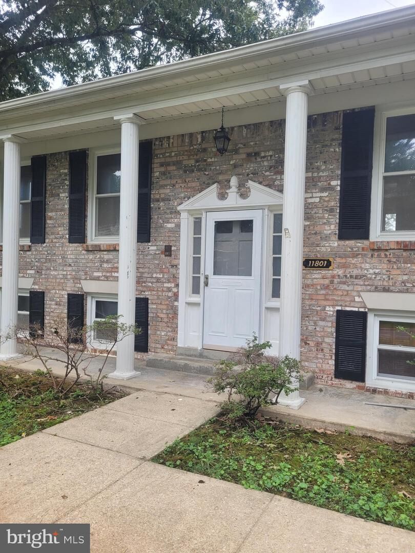 Property Photo:  11801 Fairgreen Lane  MD 20772 
