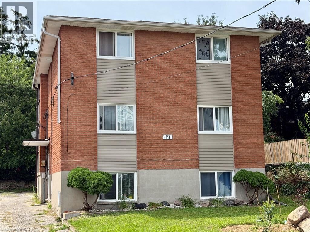 Property Photo:  19 Lilac Street 1  ON N2G 3A9 
