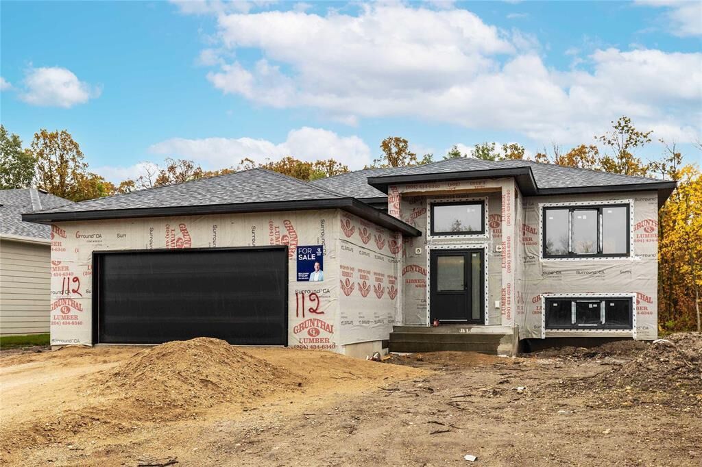 Property Photo:  112 Ravenhill Drive  MB R0A 0V2 