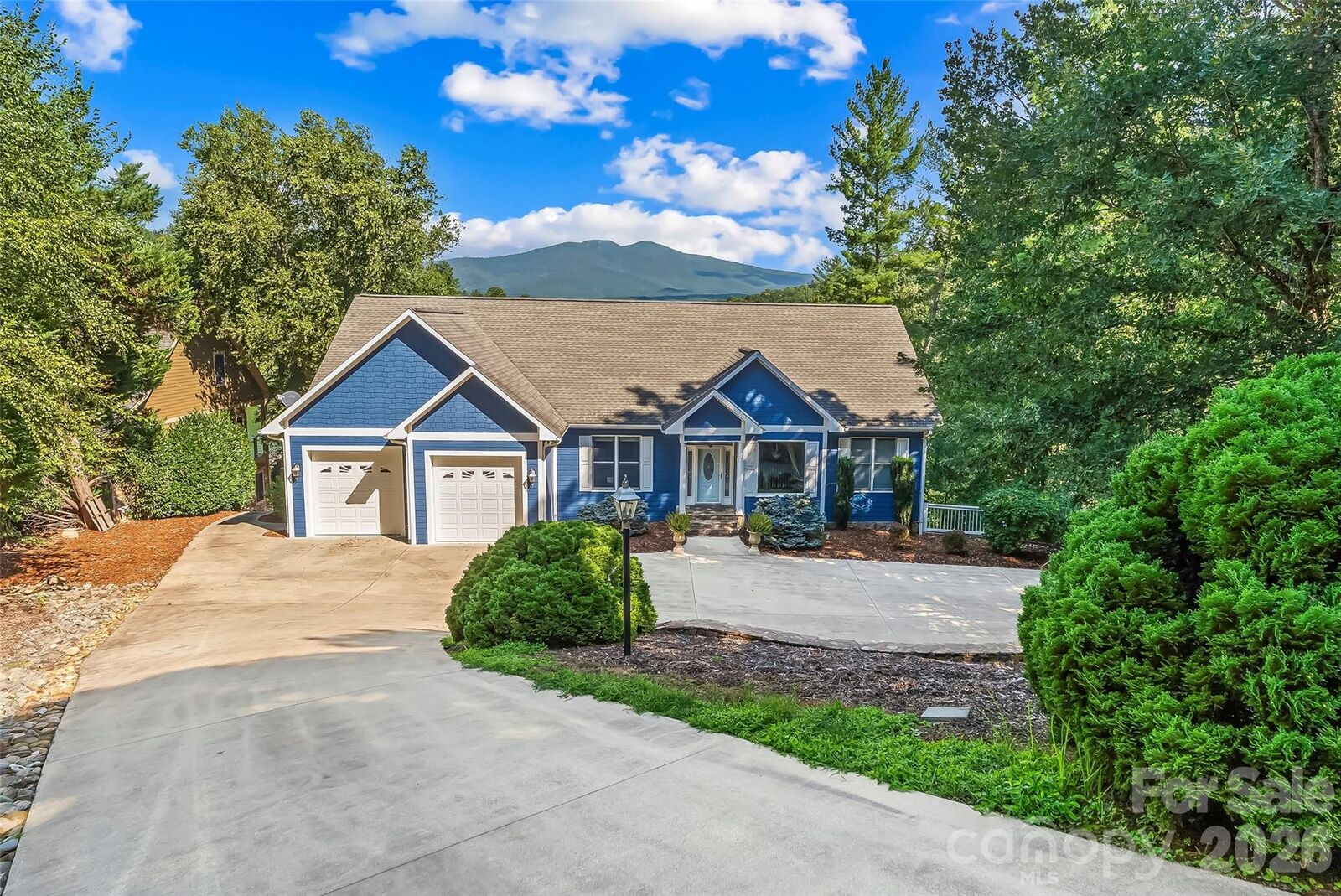 Property Photo:  705 Waters Edge Drive  NC 28761 