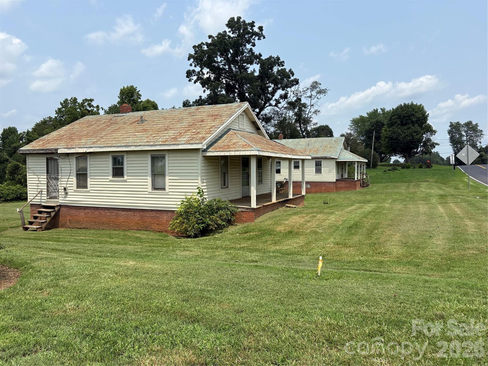 Property Photo: 1306 Salem Road NC 28655