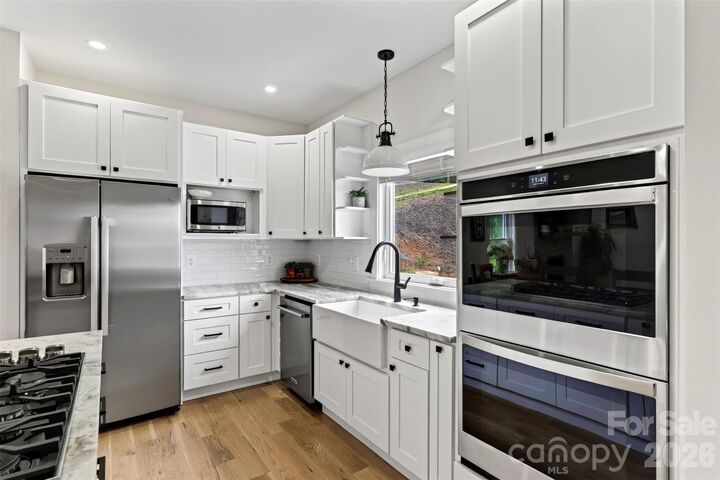 Property Photo:  310 Magnolia Ridge Road  NC 28778 