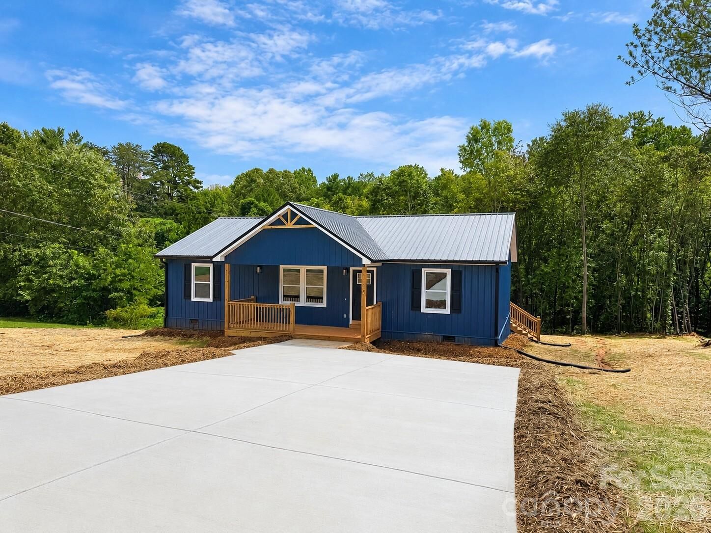 Property Photo:  2953 Link Drive  NC 29630 