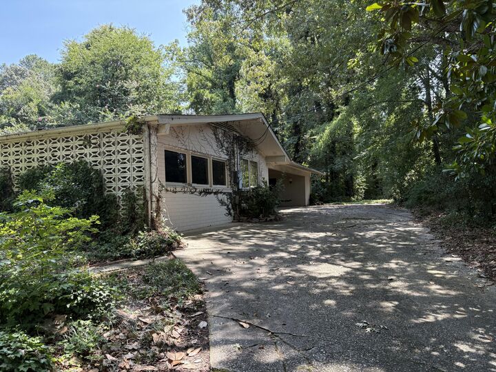 Property Photo:  106 Sheffield Road  SC 29646 