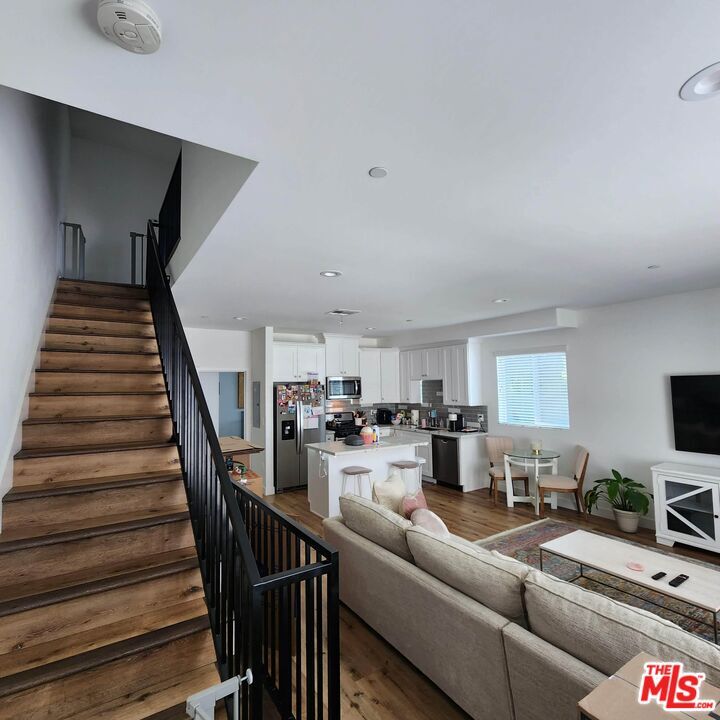 Property Photo:  13826 Bessemer St, Unit 13828  CA 91401 