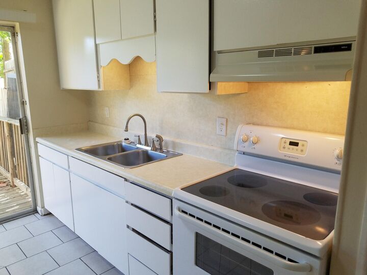 Property Photo:  7220 Poinciana Drive B  FL 32408 