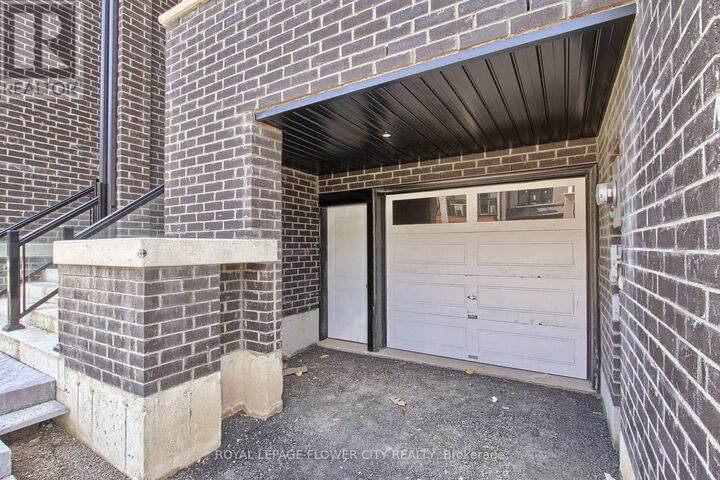 Property Photo: 33 Sidney Rose Common ON L2T 0B3