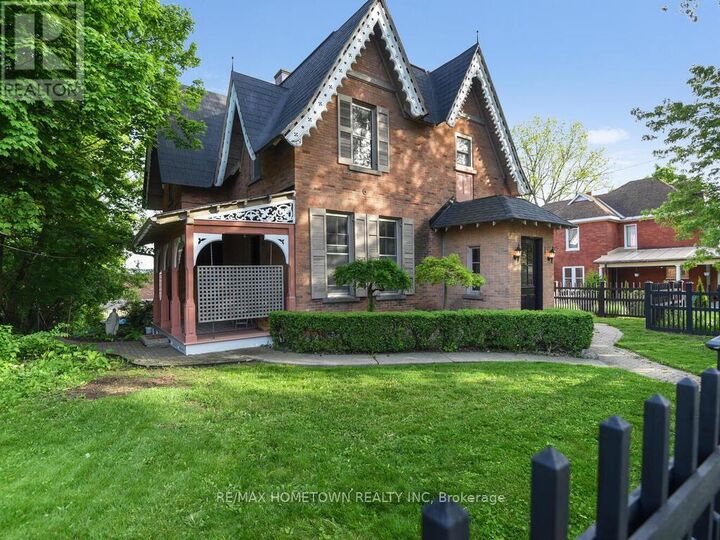 157 Dibble Street West — photo 1