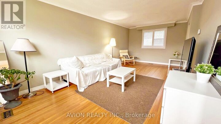Property Photo:  83 Lincoln Green Drive  ON L3P 1R6 
