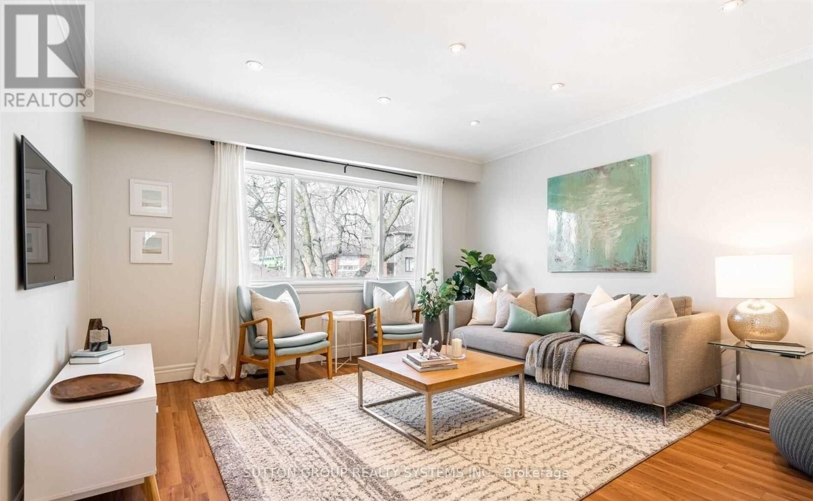 Property Photo:  465 Ashdale Avenue 3  ON M4L 2Z3 