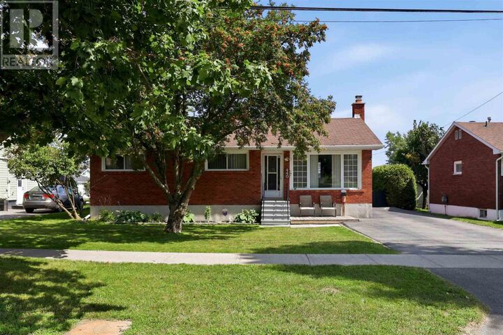 Property Photo:  440 Shannon Rd  ON P6A 4K8 