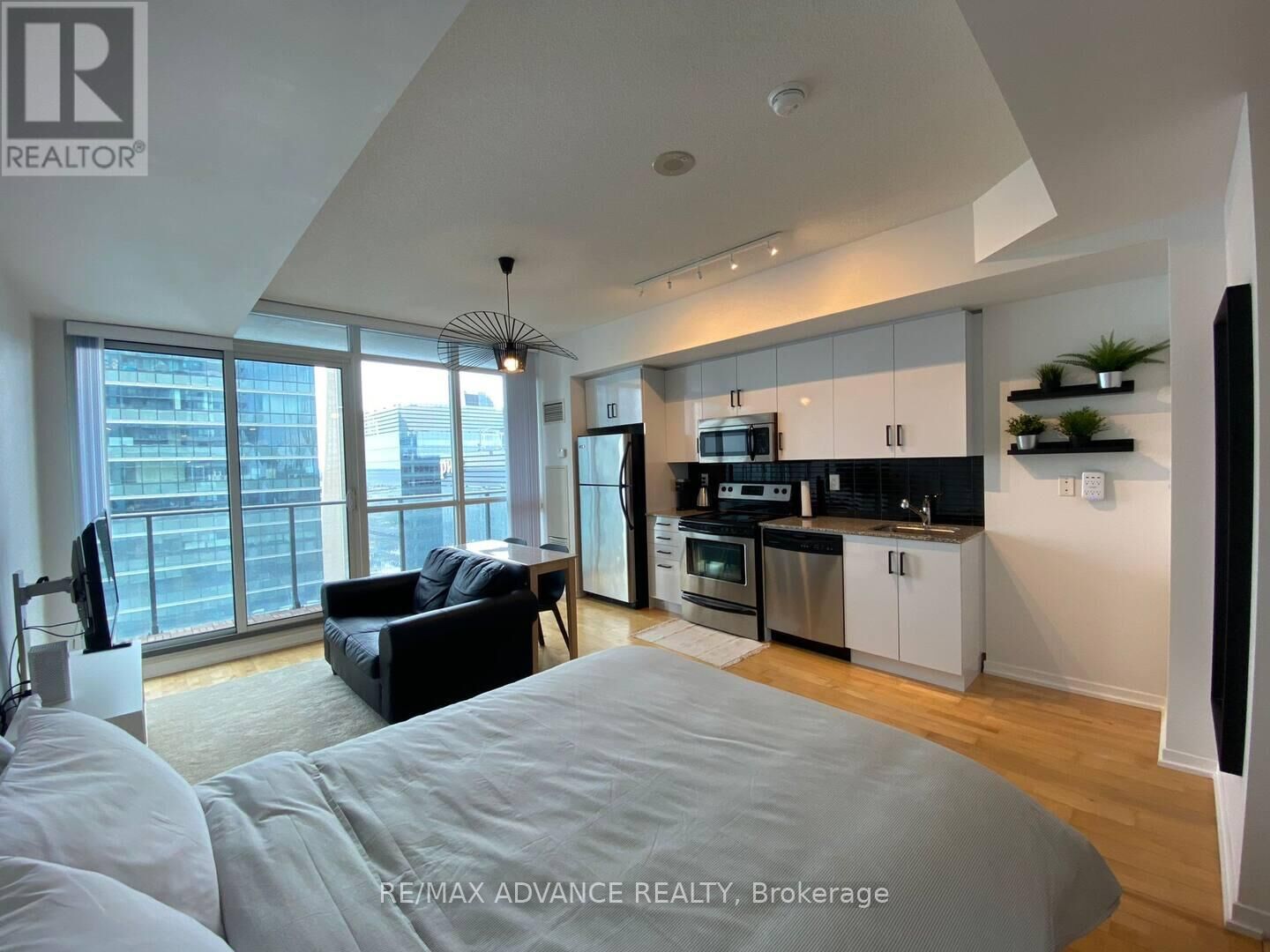 Property Photo:  65 Bremner Boulevard 3603  ON M5J 0A7 