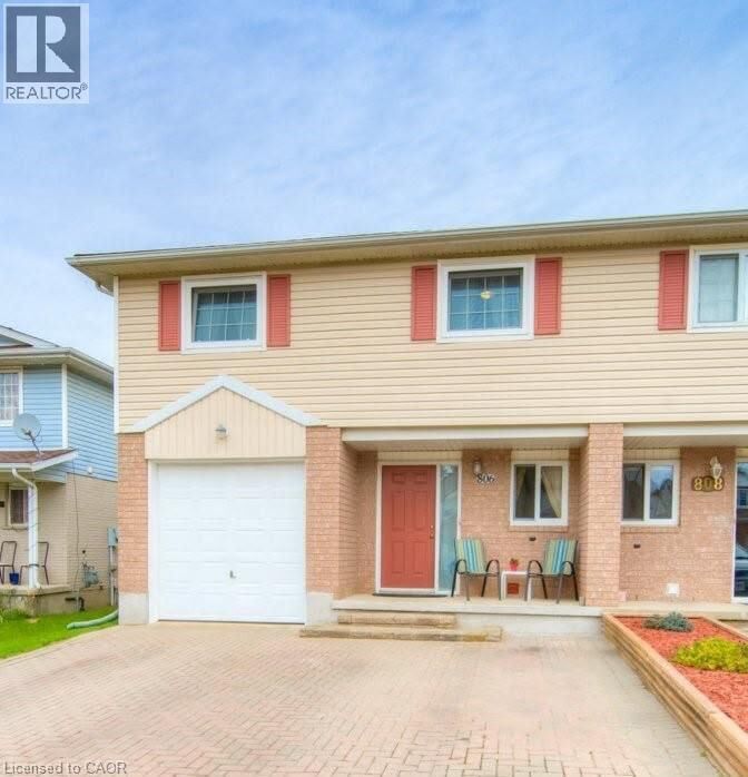 Property Photo:  806 Fairway Crescent  ON N2A 4B5 