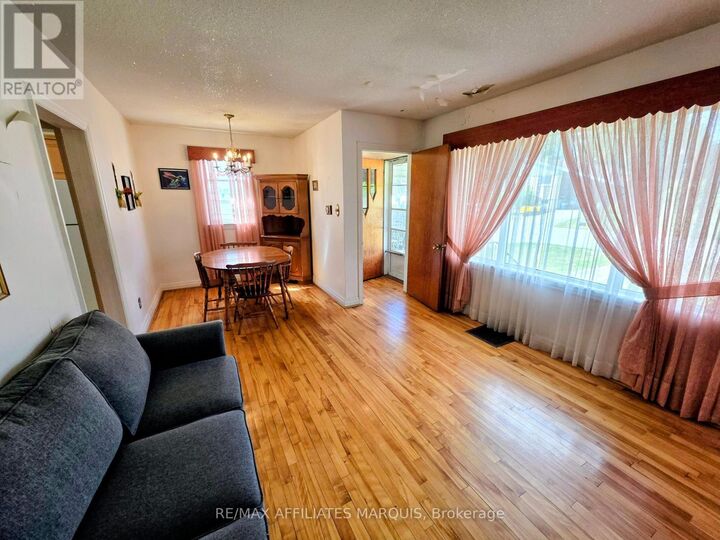 Property Photo: 41 Elgin Street West ON K7A 3C5