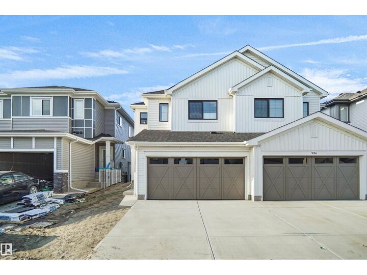 Property Photo: 938 18 Av NW AB T6T 2V2