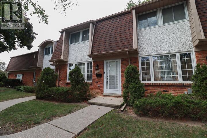 Property Photo:  1029 Salisbury Street 4  ON N7S 5V8 