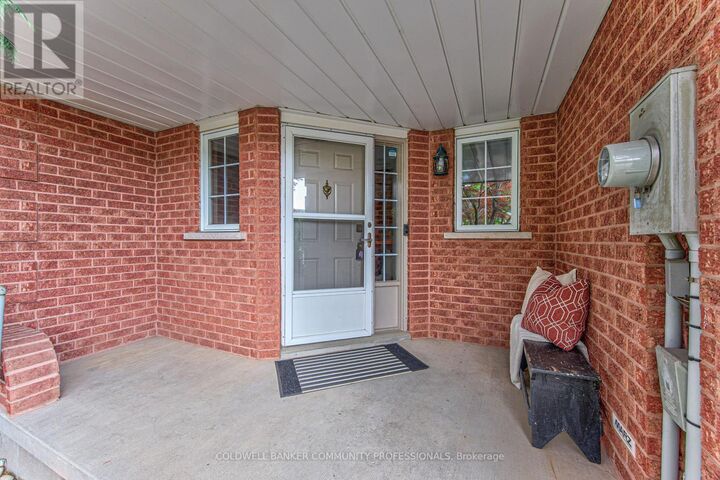 Property Photo: 86 Chelsea Crescent ON L8E 5R8
