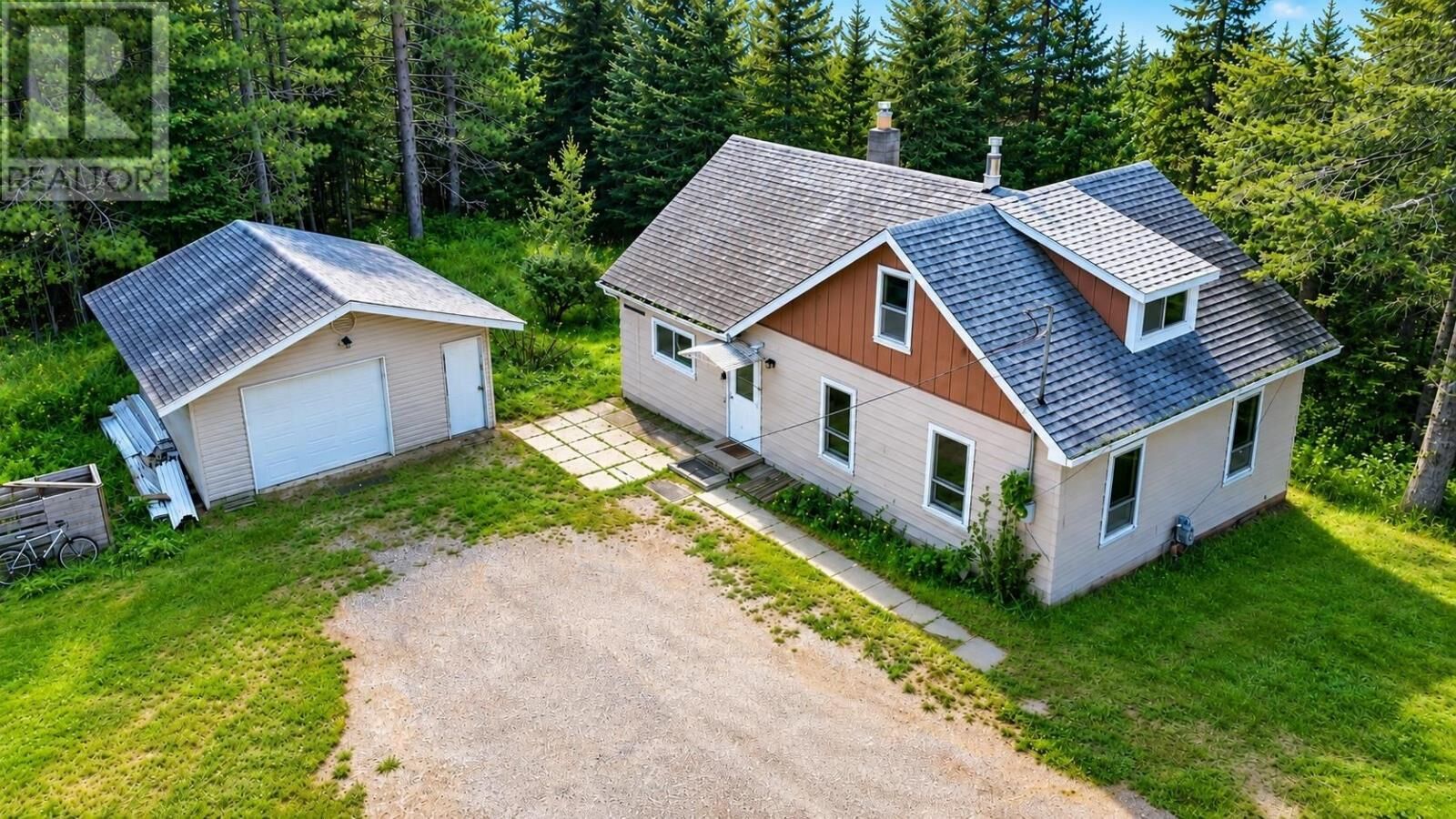 Property Photo: 170 Hazelwood Dr ON P7G 1Y4