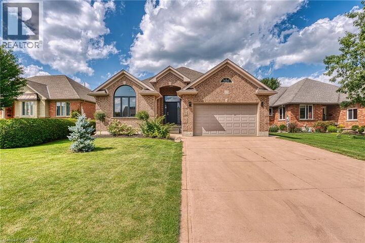 635 Riverview Drive — photo 1