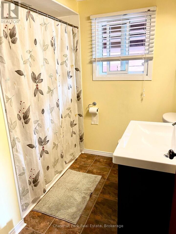 Property Photo: 72 59th Street South ON L9Z 1V8