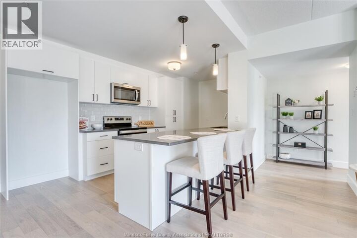 Property Photo:  2550 Sandwich West Parkway 417  ON N9H 0N4 