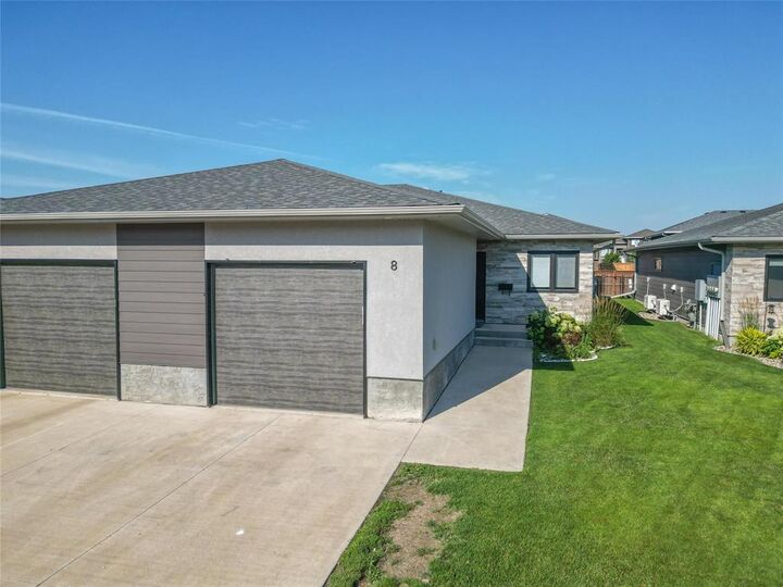 Photo de la propriété:  8 Boschman Bay  MB R7B 4J9 