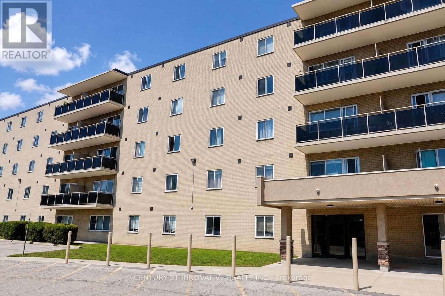 Property Photo: 936 Glen Street 101 ON L1J 5Z7