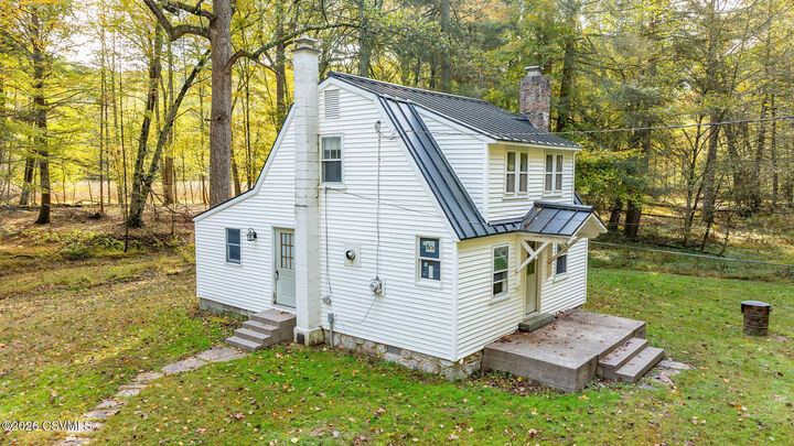 Property Photo:  3560B Pennsylvania 487  PA 17878 