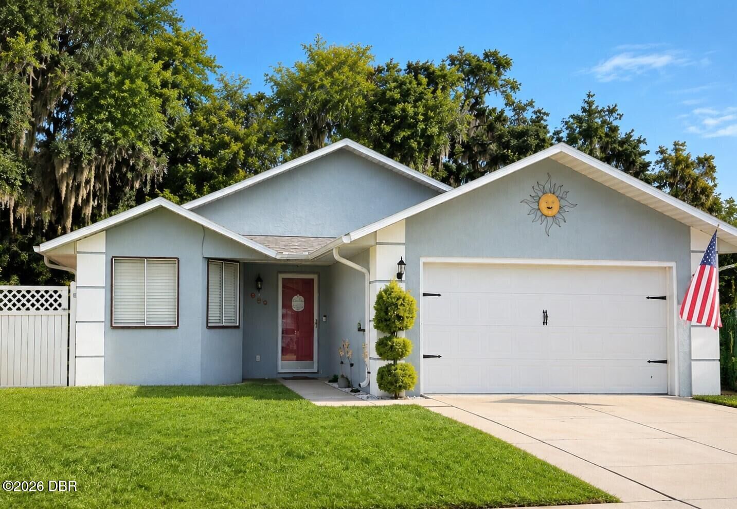 Property Photo: 807 Little Town Road FL 32127