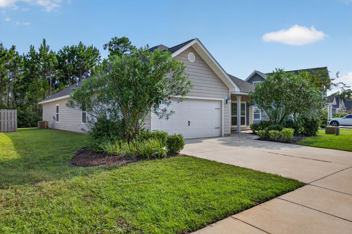 Property Photo: 84 Eagle Haven Drive FL 32459