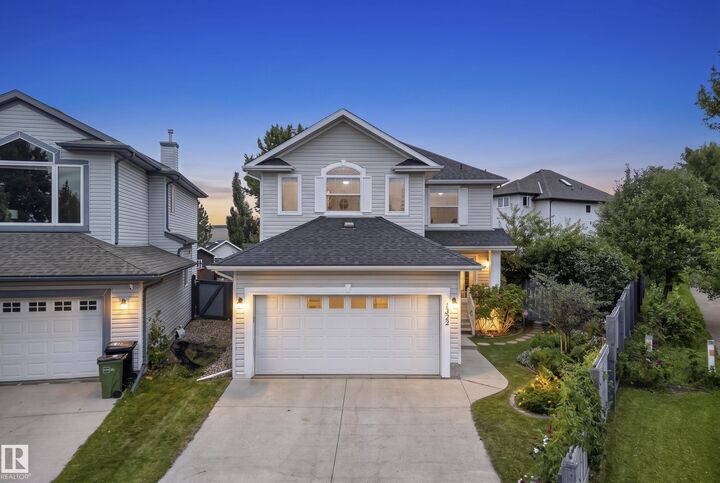 1322 Barnes Close SW — photo 1