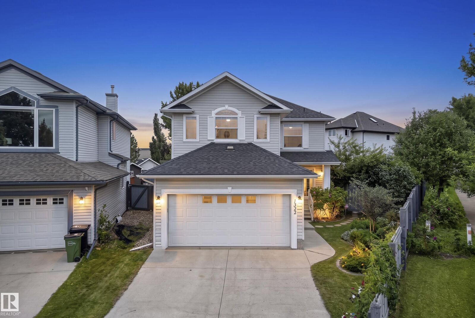 Property Photo: 1322 Barnes Close SW AB T6W 1G6