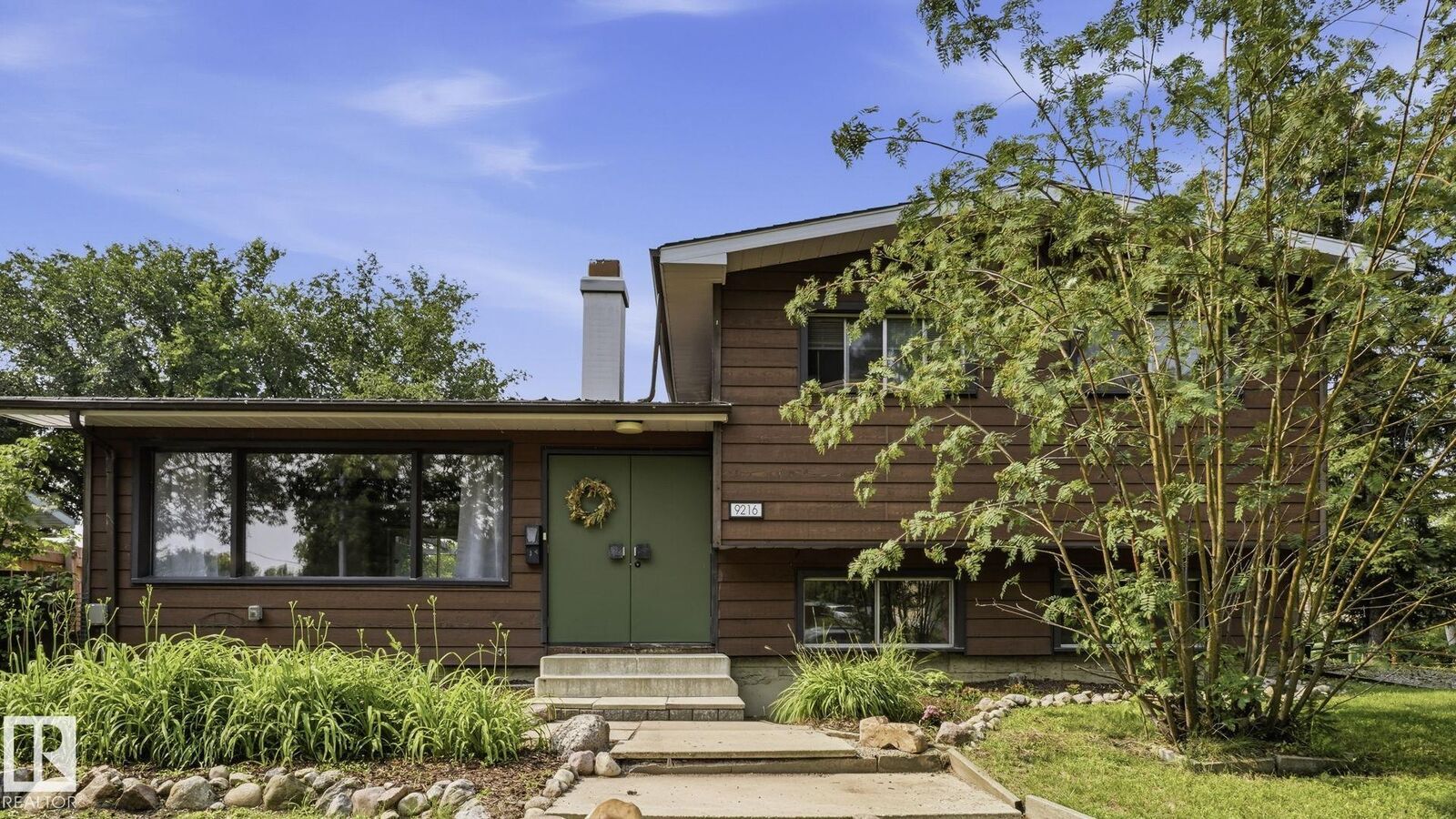 Property Photo: 9216 93 Street AB T8L 1M1