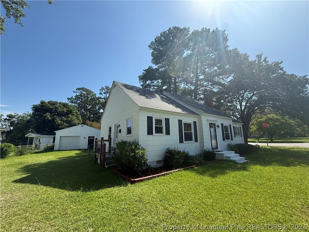 Property Photo:  902 McKimmon Road  NC 28303 