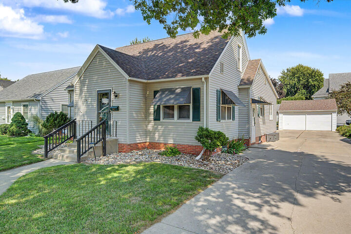 Property Photo:  907 N 3rd St.  IA 50501 