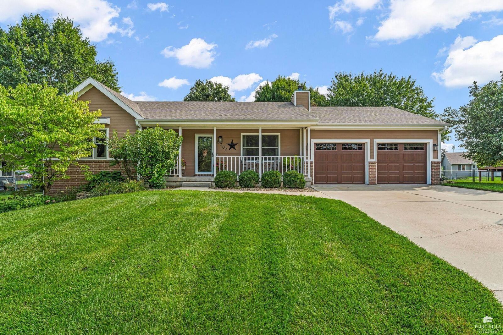 Property Photo: 2705 Candlewood Drive KS 66503