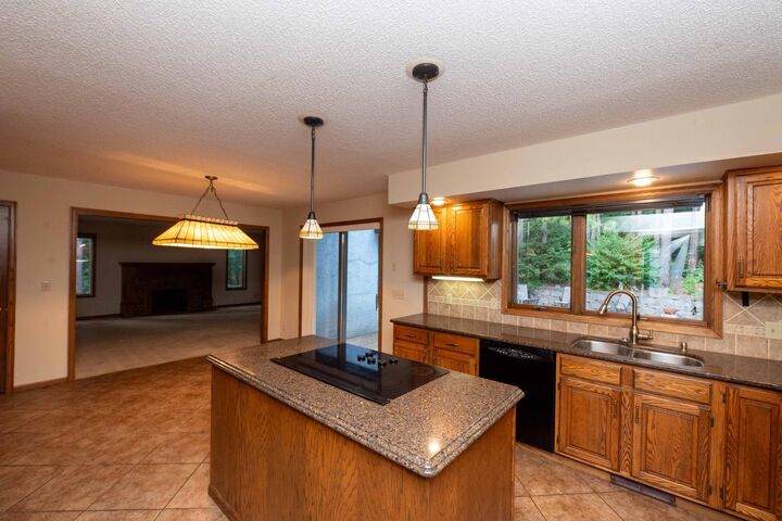 Property Photo:  1820 Interlachen Alcove  MN 55125 