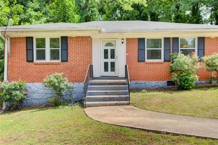 Property Photo: 1486 Woodfern Drive GA 30030