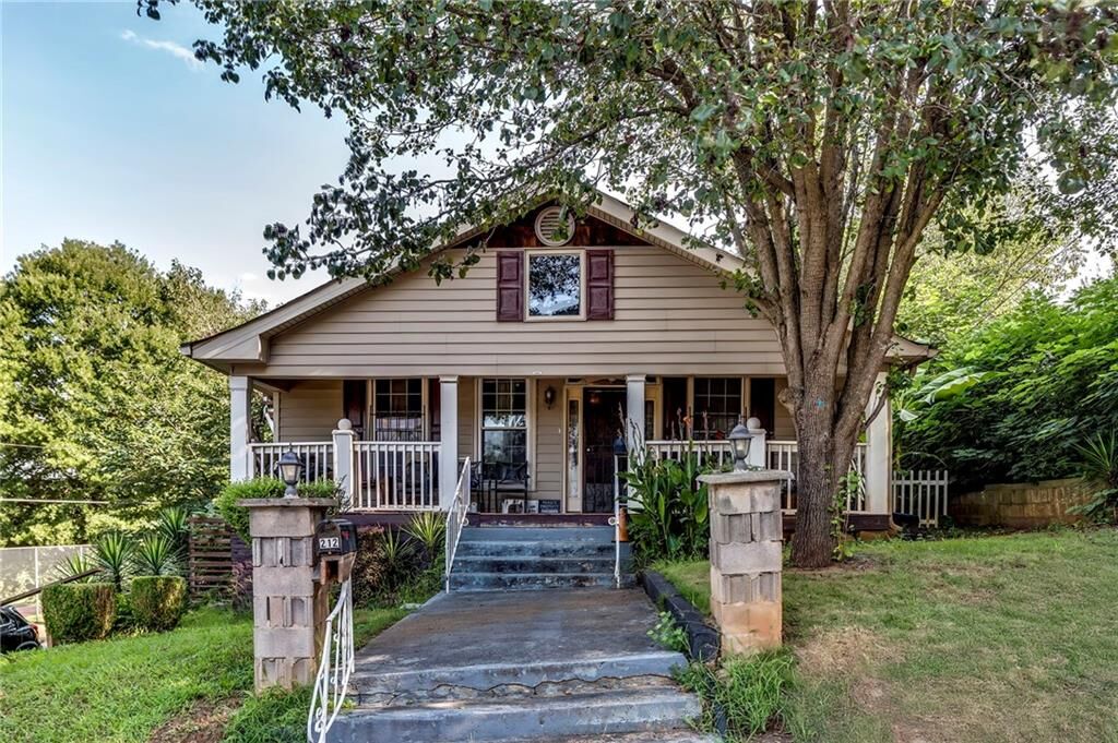 Property Photo:  212 Little Street SE  GA 30315 