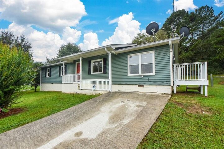 Property Photo:  1745 Overlook Way SW  GA 30094 