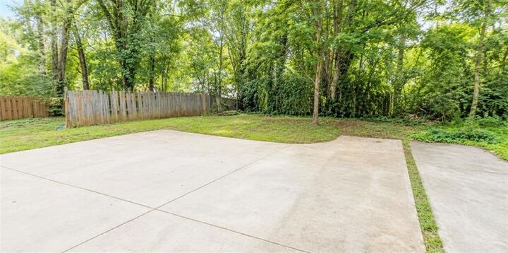 Property Photo:  2001 Lois Place NW  GA 30318 