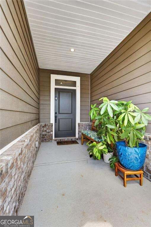 Property Photo:  1173 Burlington Court  GA 30253 