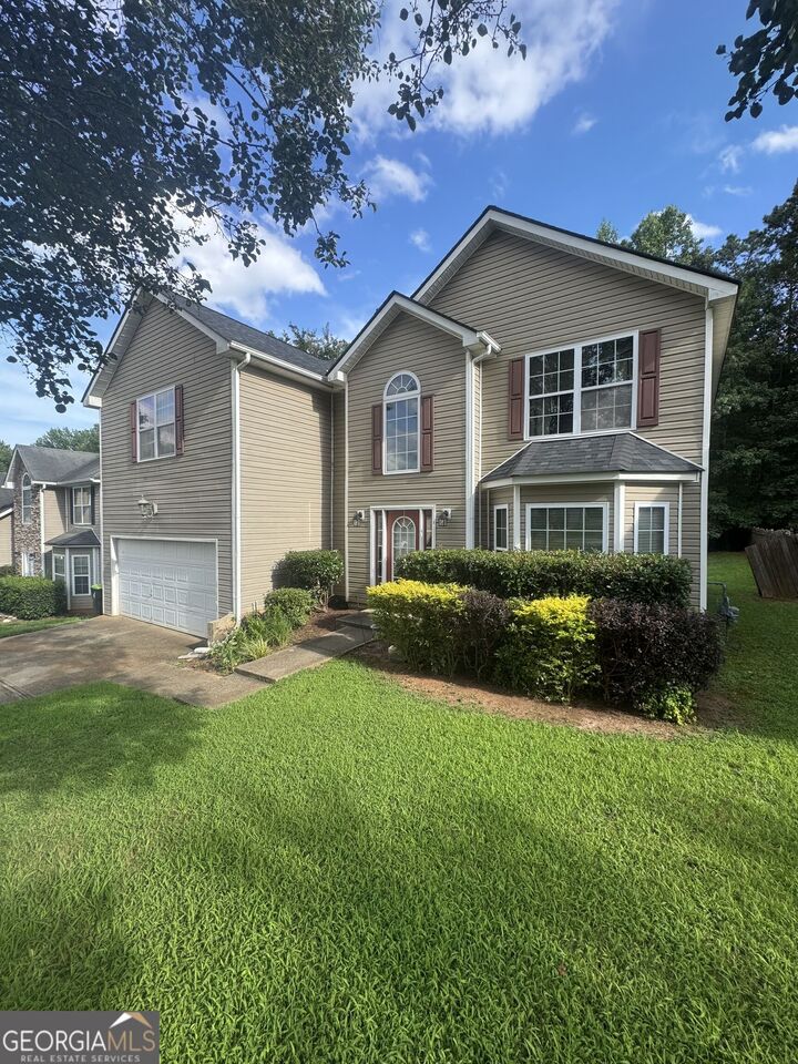 Property Photo: 1043 Summer Cypress Drive GA 30180