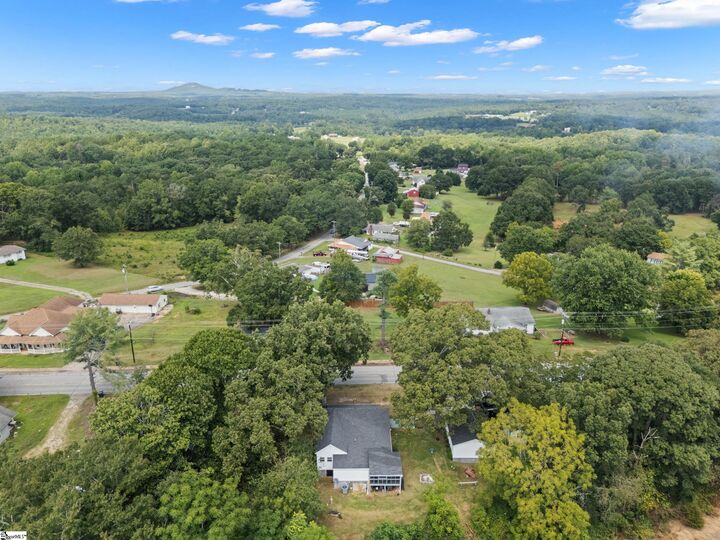 Property Photo: 418 N Norris Drive SC 29657
