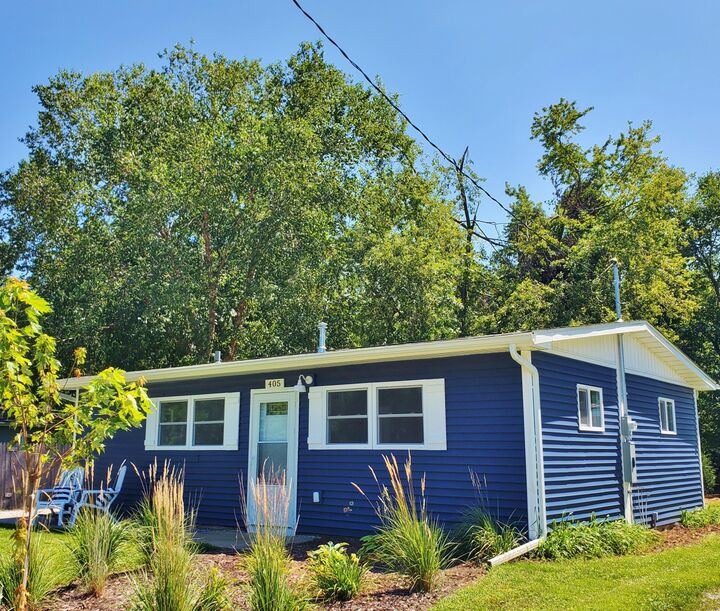 Property Photo:  405 Strongbow Trail  IN 46304 