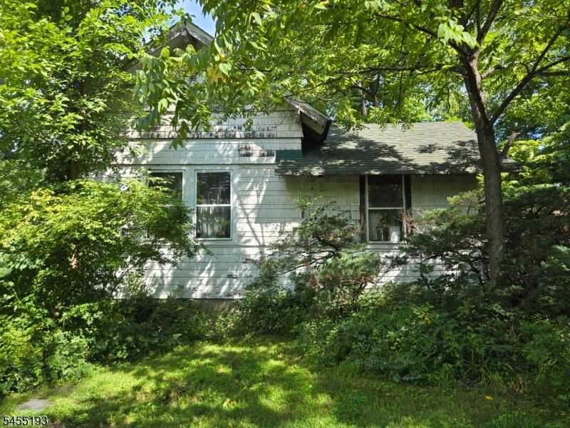Property Photo: 2 Hewlett Rd NJ 07082