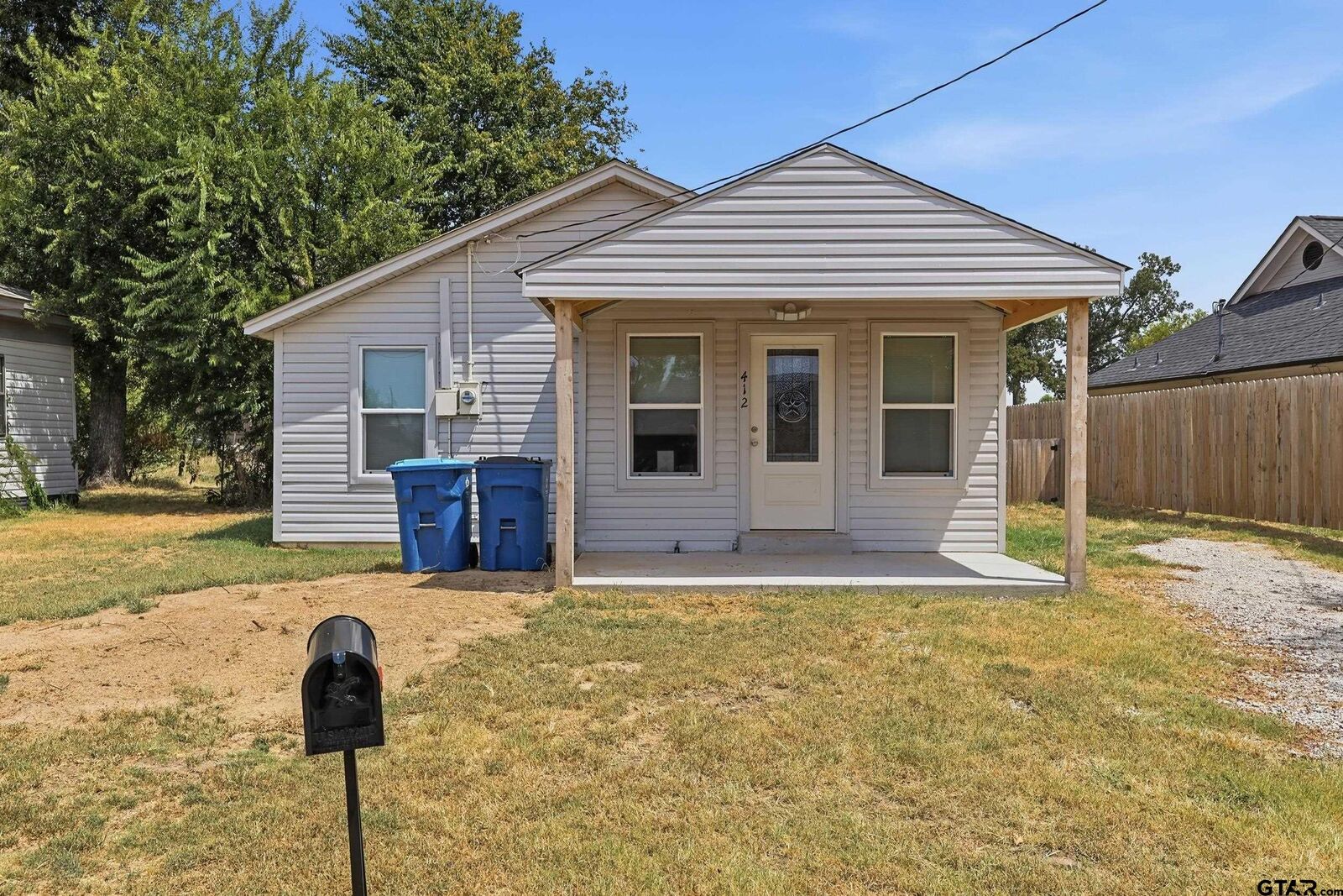 Property Photo: 412 Gibson TX 75494